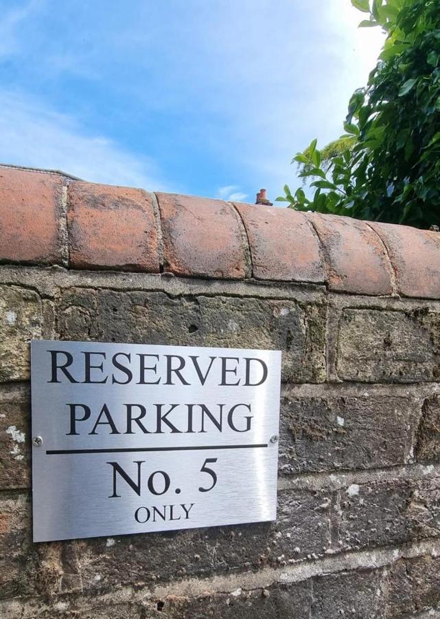 Centrally Located Boscombe Beach Apart With Parking Bournemouth Eksteriør bilde